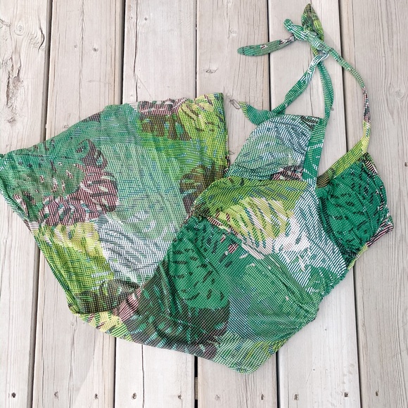 Le Chateau | Side Ruching Halter Dress - Picture 2 of 7